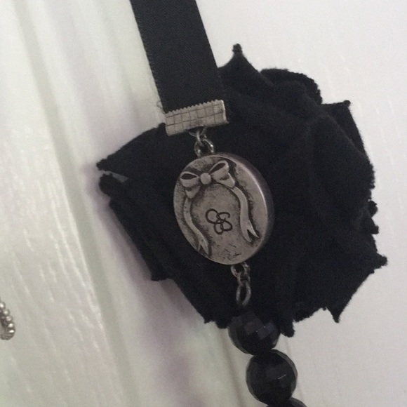 Jessica Simpson Black Flower Necklace - Picture 5 of 6
